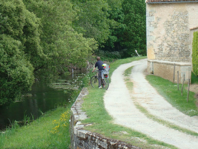 Chemin de randonnée à Jaunay-Clan