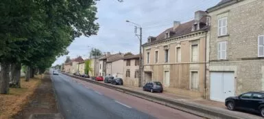 Enfilade de maison de ville au bord de la RD910