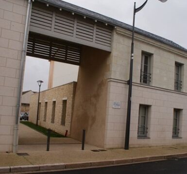 Façade depuis la Grand'rue de la résidence la Serrurerie