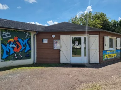 Façade extérieure de la Maison des Jeunes