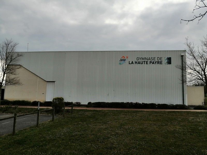 Vue extérieure du gymnase de la Haute Payre