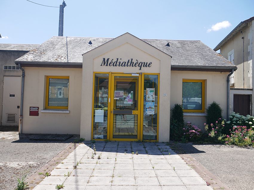 Façade extérieure de la médiathèque de Marigny-Brizay