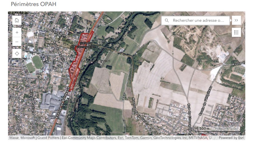 Vue satelliste de Jaunay-Marigny avec périmètre en rouge autour de l'avenue de Bordeaux marque la zone d'application de l'opération programmée de l'habitat.